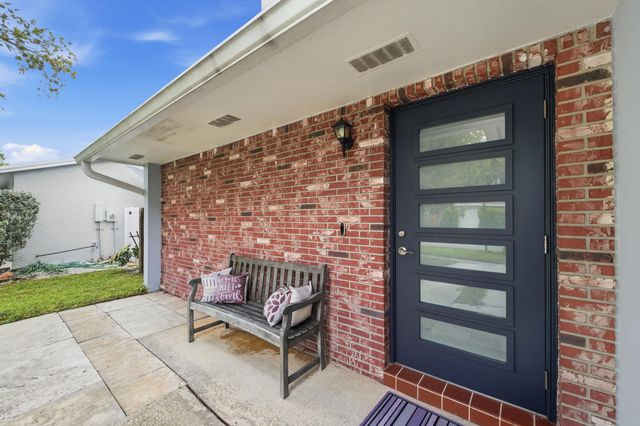 10234 Sleepy Brook Way, Watergate, Boca Raton, FL 33428