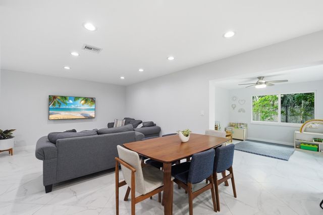 10234 Sleepy Brook Way, Watergate, Boca Raton, FL 33428