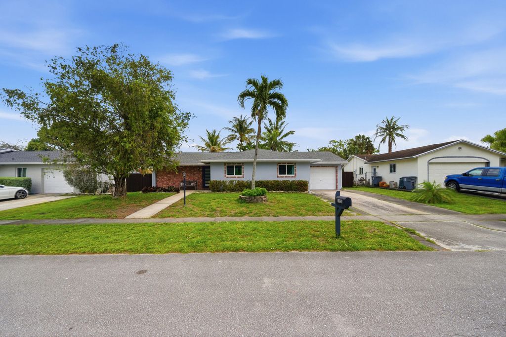 10234 Sleepy Brook Way, Watergate, Boca Raton, FL 33428