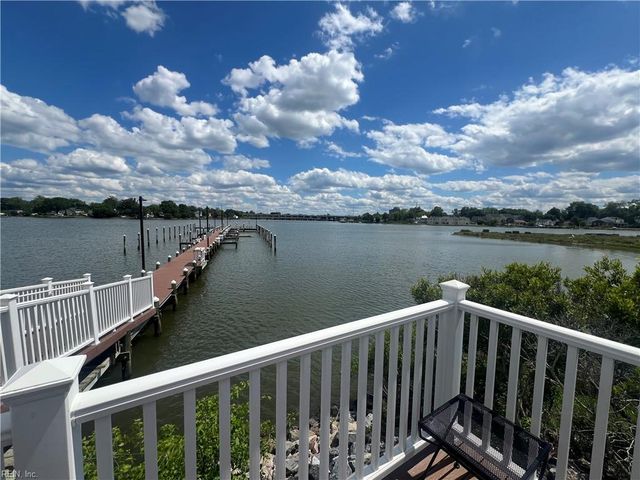240 Dockside Dr Apt C, Hampton, VA 23669