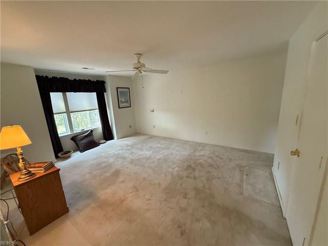 240 Dockside Dr Apt C, Hampton, VA 23669