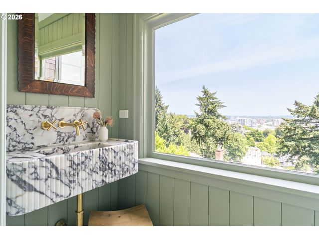 1442 Sw VISTA Ave, Portland, OR 97201