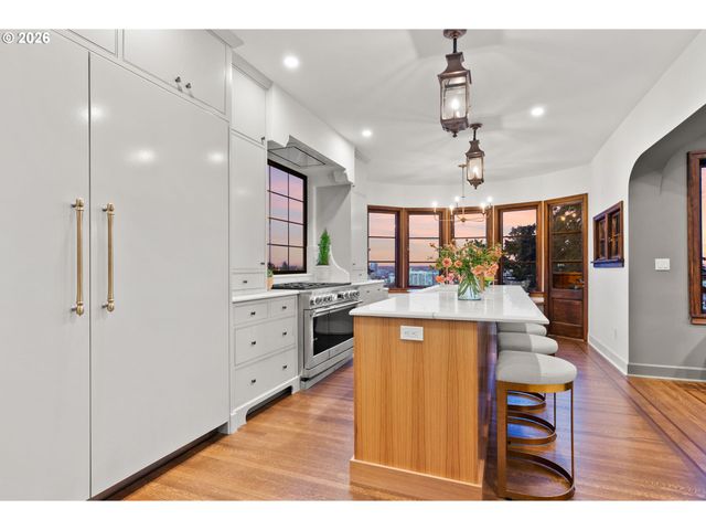 1442 Sw VISTA Ave, Portland, OR 97201