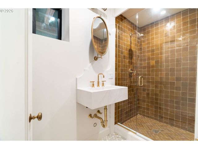 1442 Sw VISTA Ave, Portland, OR 97201