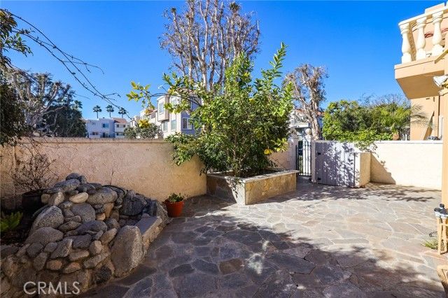 6126 Eaglecrest Drive, Huntington Beach, CA 92648