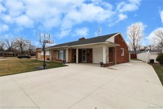 25520 Elon Drive, Dearborn Heights, MI 48127