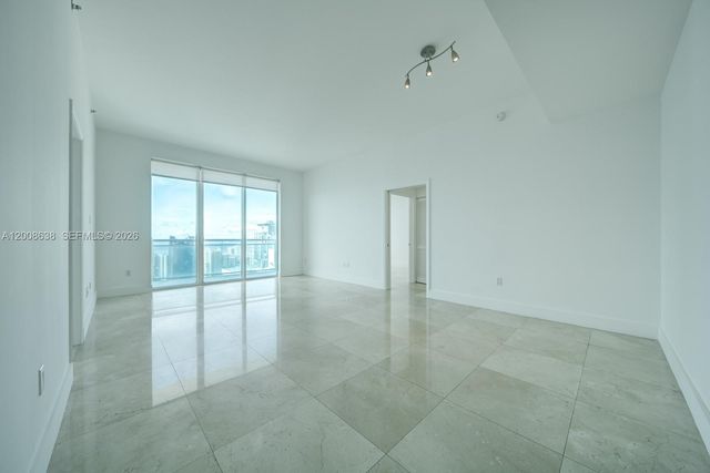 950 Brickell Bay Dr 4805, Miami, FL 33131