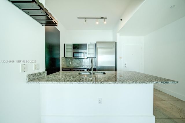 950 Brickell Bay Dr 4805, Miami, FL 33131