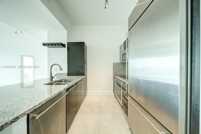 950 Brickell Bay Dr 4805, Miami, FL 33131