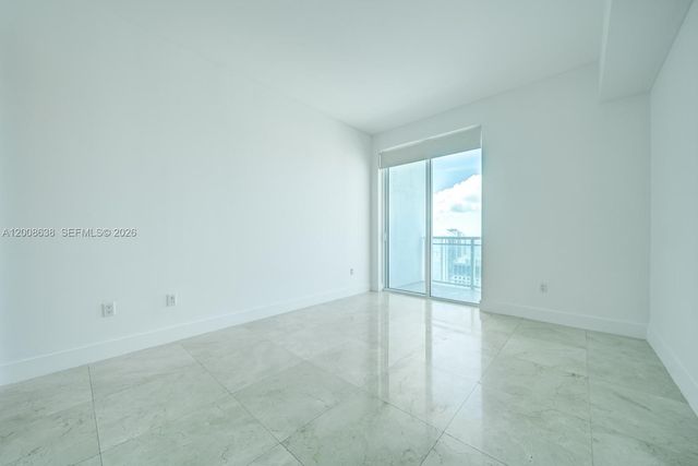 950 Brickell Bay Dr 4805, Miami, FL 33131