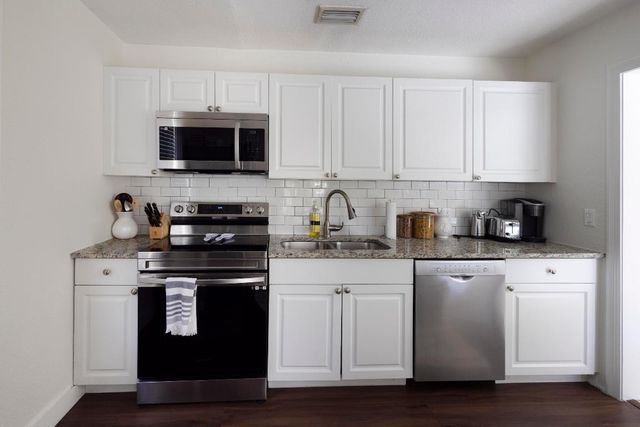 210 Miramar Way, West Palm Beach, FL 33405