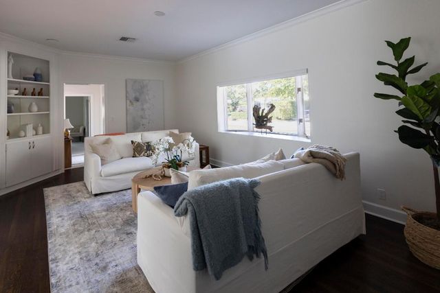 210 Miramar Way, West Palm Beach, FL 33405