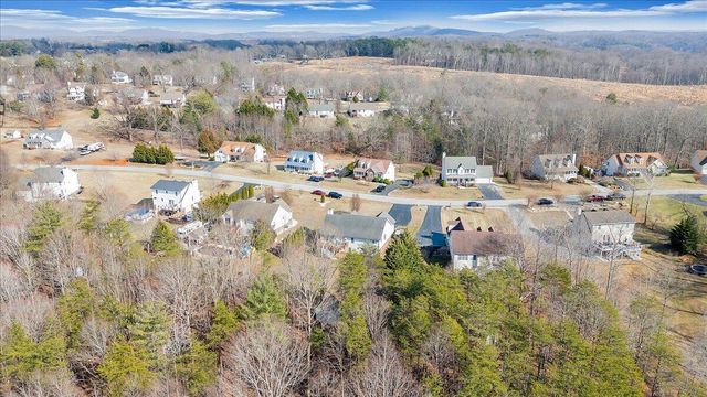 1251 Commonwealth DR, Hardy, VA 24101