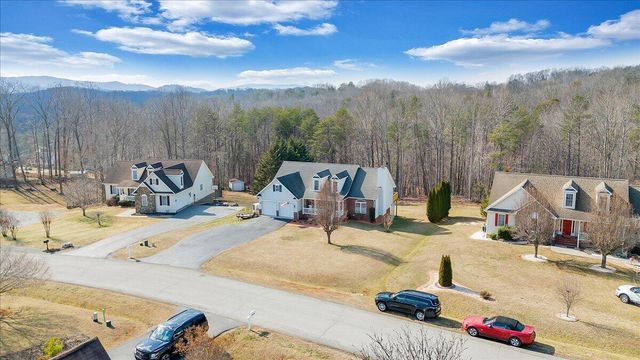 1251 Commonwealth DR, Hardy, VA 24101