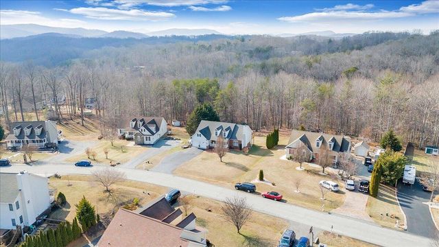 1251 Commonwealth DR, Hardy, VA 24101