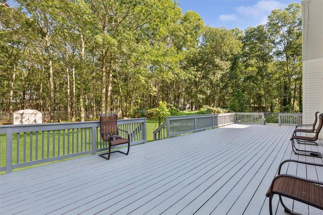 22 Jerusalem Hollow Road, Manorville, NY 11949