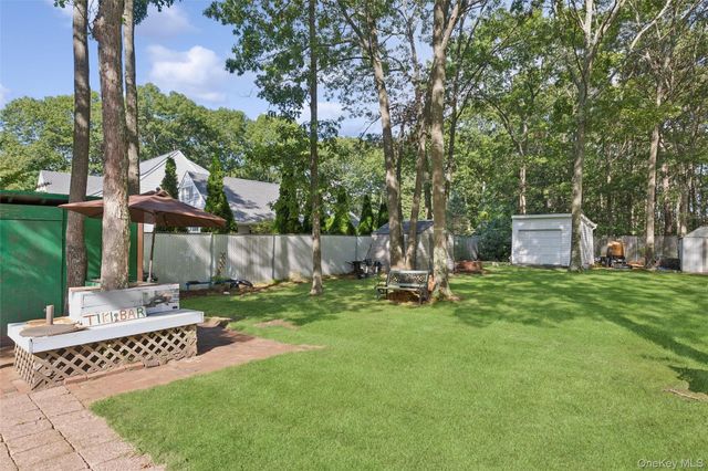 22 Jerusalem Hollow Road, Manorville, NY 11949