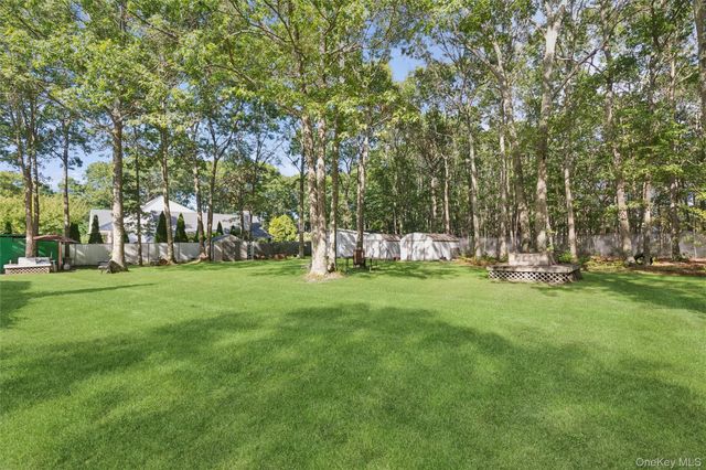 22 Jerusalem Hollow Road, Manorville, NY 11949