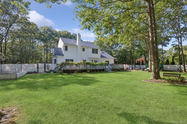 22 Jerusalem Hollow Road, Manorville, NY 11949