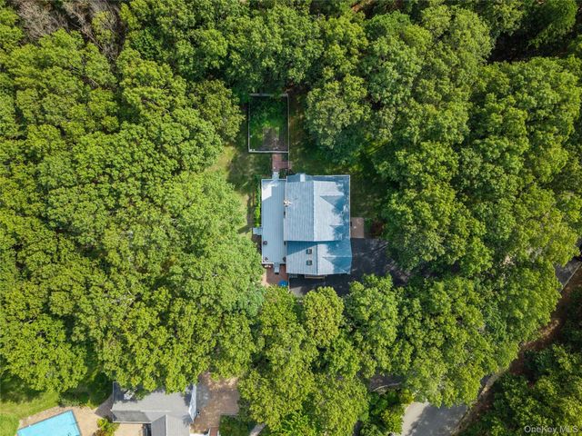 22 Jerusalem Hollow Road, Manorville, NY 11949