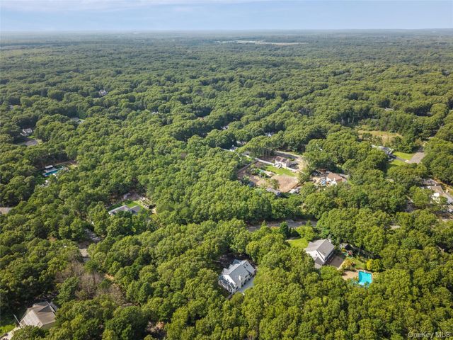 22 Jerusalem Hollow Road, Manorville, NY 11949
