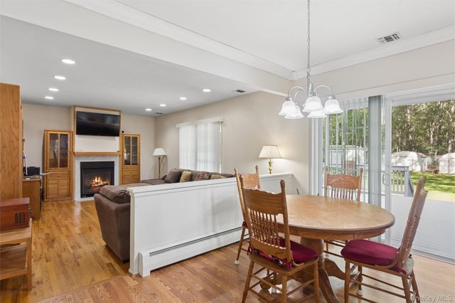 22 Jerusalem Hollow Road, Manorville, NY 11949