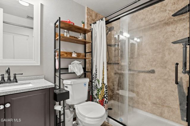 1048 Holloway Avenue, Rosamond, CA 93560