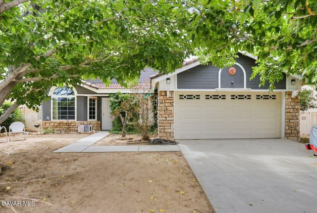 1048 Holloway Avenue, Rosamond, CA 93560