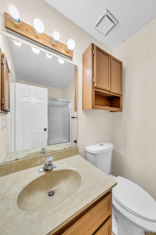 2339 Kratky Road A, St Louis, MO 63114