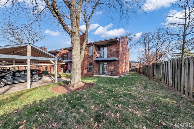 2339 Kratky Road A, St Louis, MO 63114