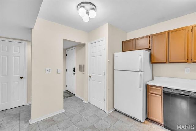 2339 Kratky Road A, St Louis, MO 63114