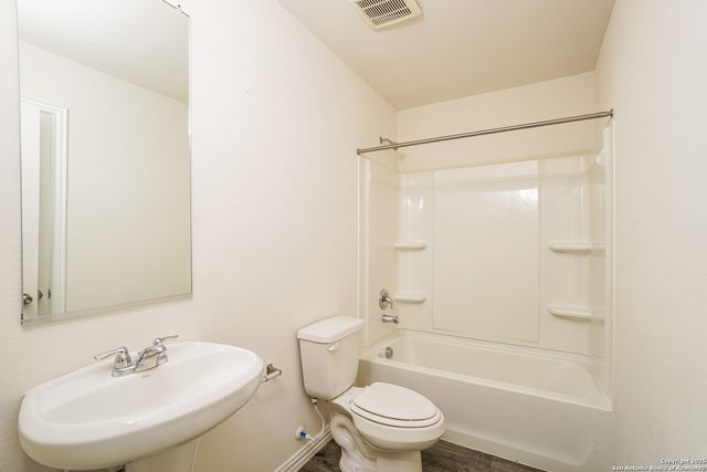 728 Newton, Seguin, TX 78155