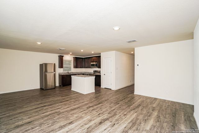 728 Newton, Seguin, TX 78155