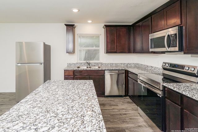 728 Newton, Seguin, TX 78155