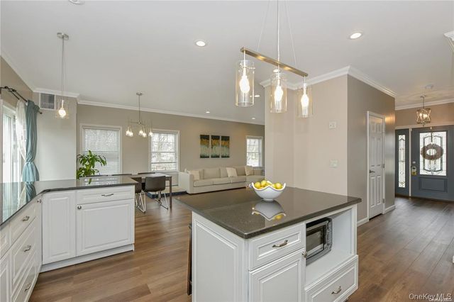 1246 Oakfield Avenue, Wantagh, NY 11793