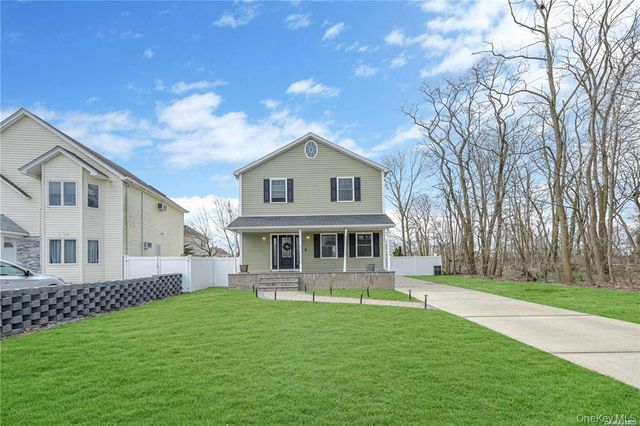 1246 Oakfield Avenue, Wantagh, NY 11793
