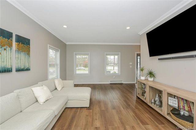 1246 Oakfield Avenue, Wantagh, NY 11793