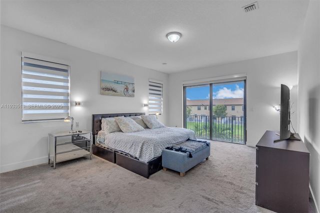 3332 W 95th Ter, Hialeah, FL 33018