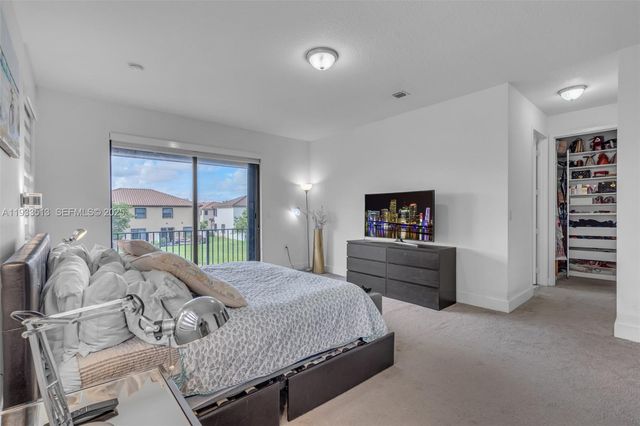 3332 W 95th Ter, Hialeah, FL 33018