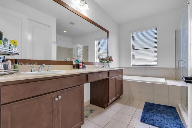 3332 W 95th Ter, Hialeah, FL 33018