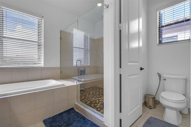 3332 W 95th Ter, Hialeah, FL 33018