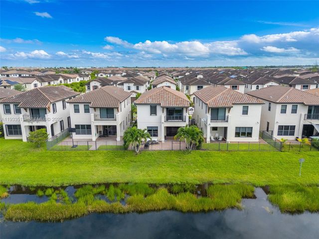 3332 W 95th Ter, Hialeah, FL 33018