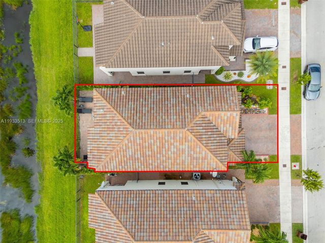 3332 W 95th Ter, Hialeah, FL 33018