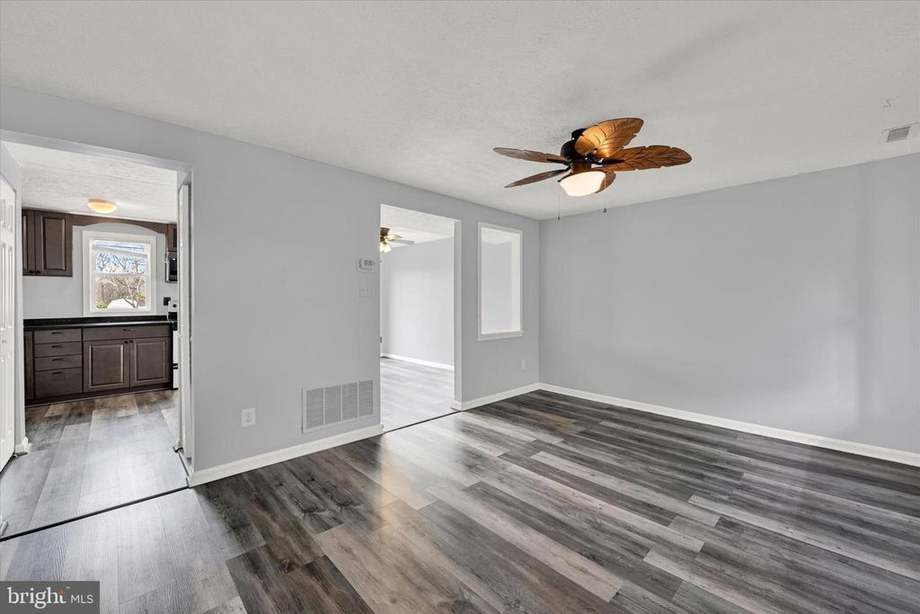 Image 17 of property listing at 128 RAVENSWOOD CT, Joppa, MD 21085