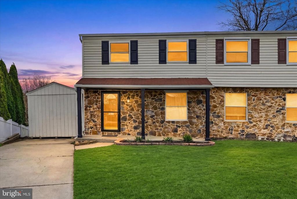 Image 2 of property listing at 128 RAVENSWOOD CT, Joppa, MD 21085