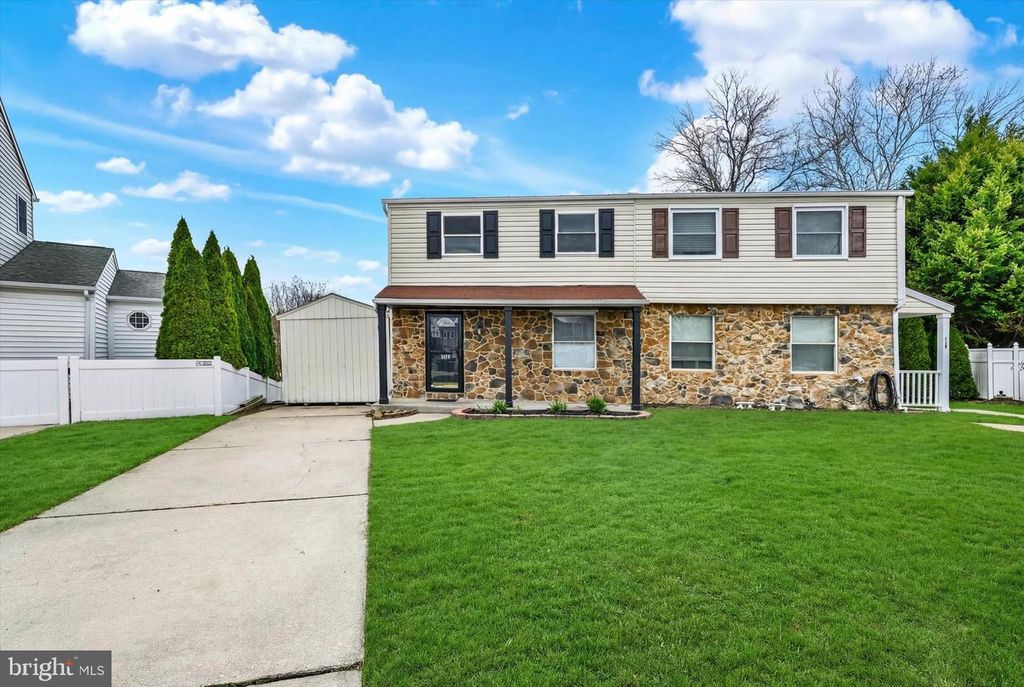 Image 4 of property listing at 128 RAVENSWOOD CT, Joppa, MD 21085