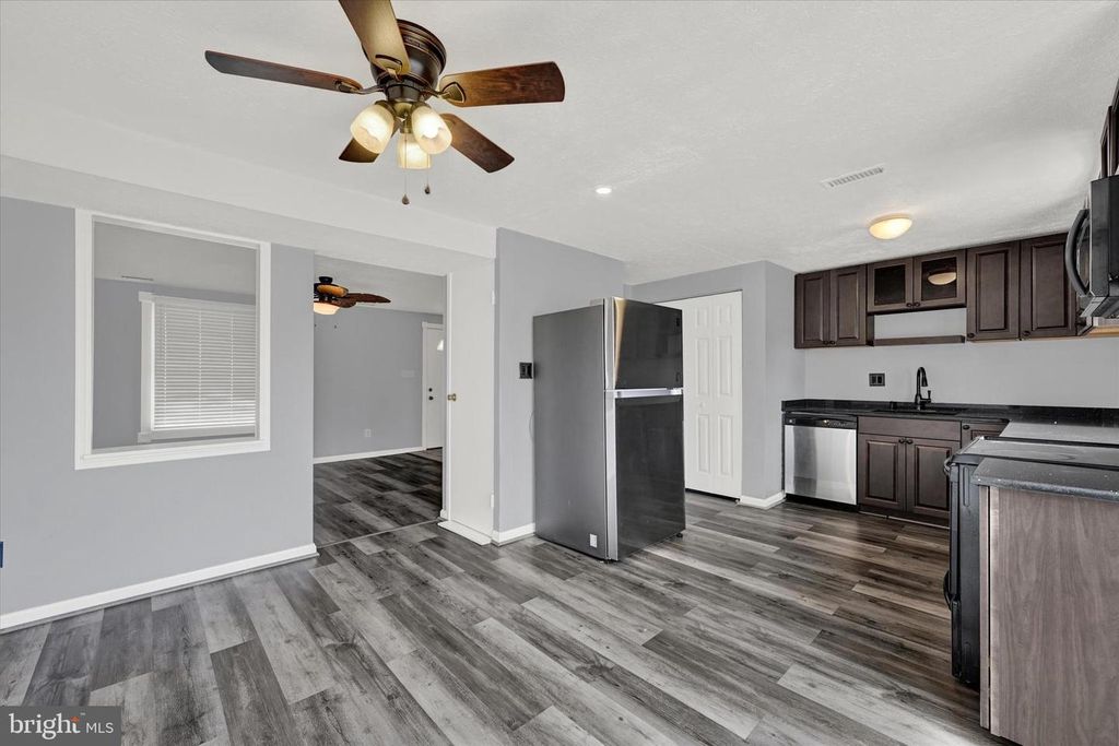 Image 7 of property listing at 128 RAVENSWOOD CT, Joppa, MD 21085