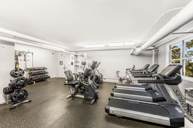 3935 BLACKSTONE Avenue # 4K, New York City, NY 10471
