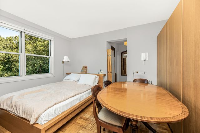 3935 BLACKSTONE Avenue # 4K, New York City, NY 10471