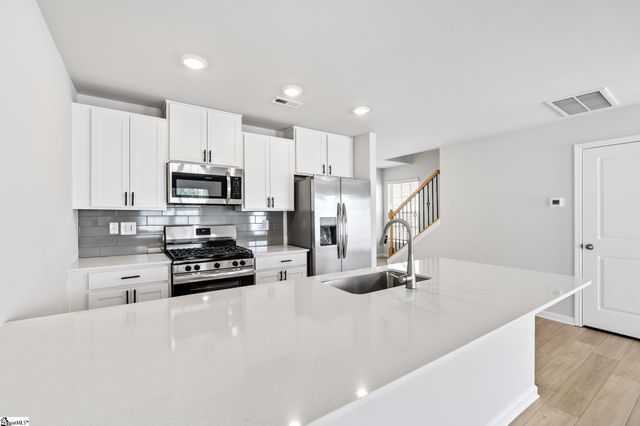 401 Mopar Lane, Greer, SC 29651